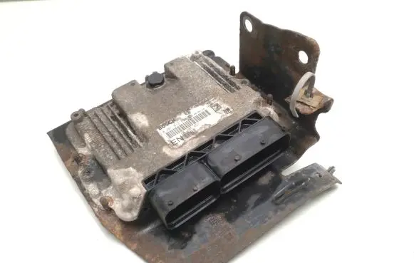Opel Zafira B Engine control unit/module 55205621 0281013593 13129968