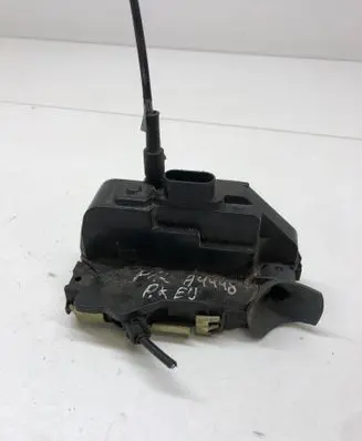 Nissan Primera Front door lock