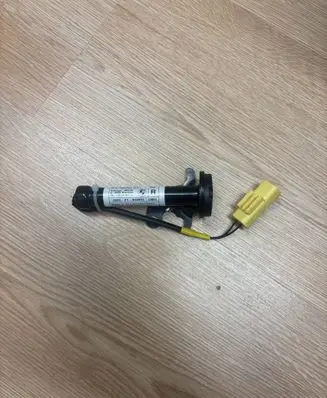 BMW X1 F48 F49 Bonnet Pedestrian Airbag Actuator 7300582