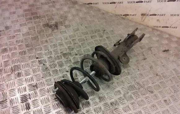 Toyota Prius (XW30) Front shock absorber/damper 48520-47131