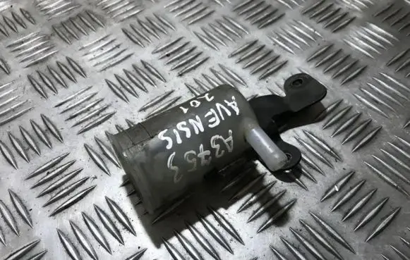 Toyota Avensis T220 Brake fluid reservoir 