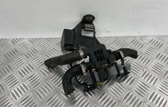 BMW X5 F15 Coolant heater control valve 6910544 150426N 1147412166