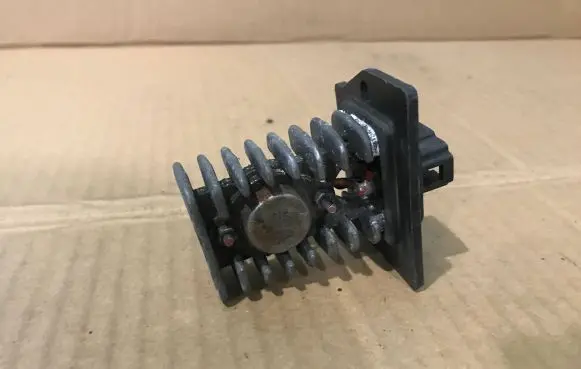 Heater blower motor/fan resistor