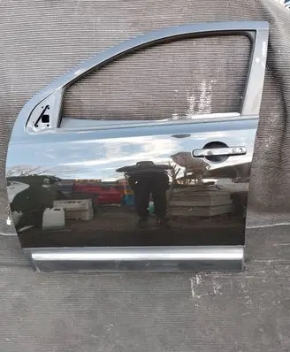 Nissan Qashqai Front door