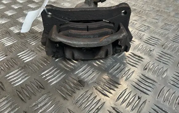Toyota Land Cruiser (J150) Rear brake caliper