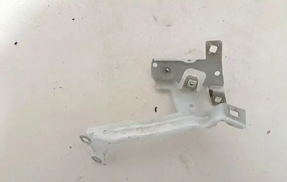 BMW 7 G11 G12 Fender mounting bracket 7347423