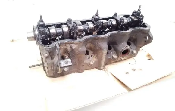 Volkswagen PASSAT B5 Engine head 028103373N