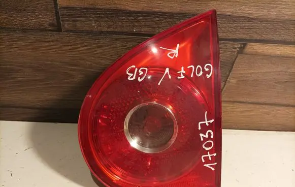 Volkswagen Golf V Tailgate rear/tail lights 285002