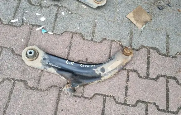 Renault Clio III Front control arm XXXXXXXXX