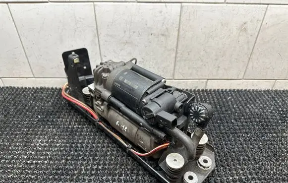 Rolls-Royce Wraith Air suspension compressor 6850319 24449710 10R036089