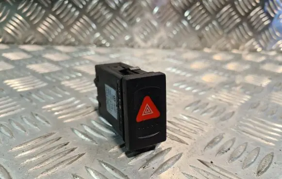 Volkswagen PASSAT B5 Hazard light switch 3B0953235E