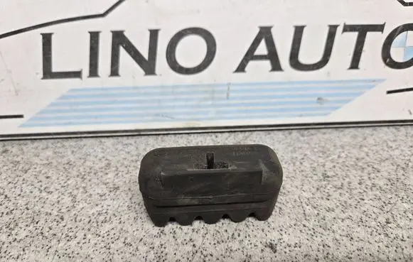 BMW 7 E65 E66 Radiator mount bracket 7791169