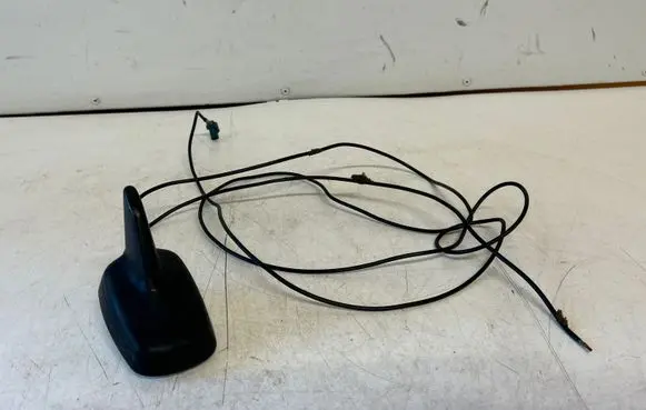 Audi A6 S6 C6 4F Aerial GPS antenna 8E9035503T