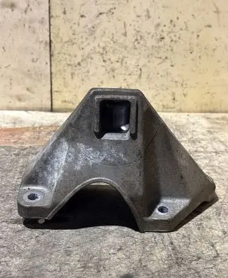 BMW 5 F10 F11 Engine mounting bracket 6777624 22116777624