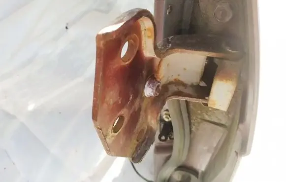 KIA Carnival Front door upper hinge