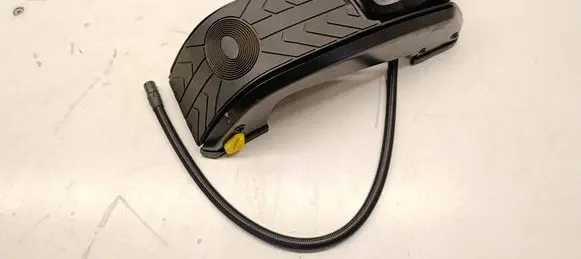 Volkswagen PASSAT B8 Tire air pump compressor 