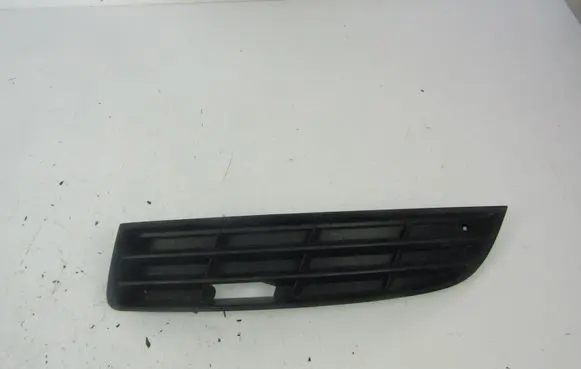 Volkswagen PASSAT B6 Front bumper lower grill 3C0863665