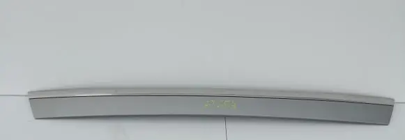 Trunk door license plate light bar