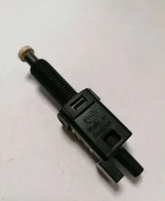 Audi A4 S4 B5 8D Brake pedal sensor switch 811907343B
