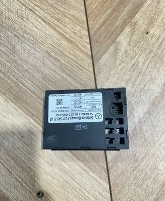 Mercedes-Benz E W211 Gateway control module A2115403145 410213005012