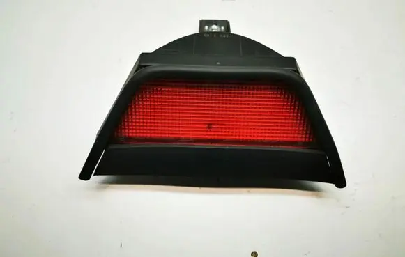 Third/center stoplight