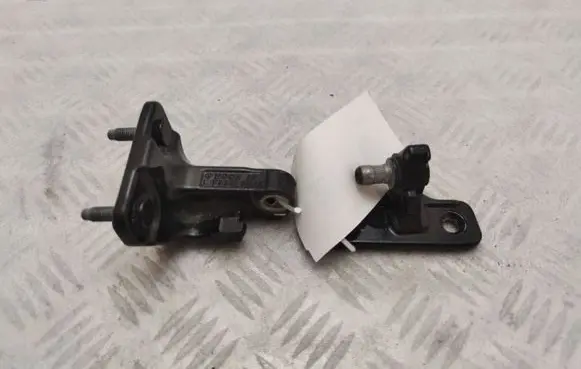 Mercedes-Benz CLS C257 Rear door upper hinge A2137302002