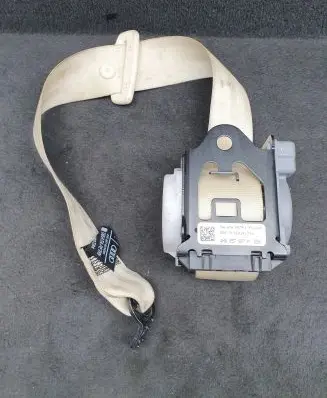 Audi A8 S8 D4 4H Middle seatbelt (rear) 4H0857807H 4H0857807HDBH 4H0857807ADBH