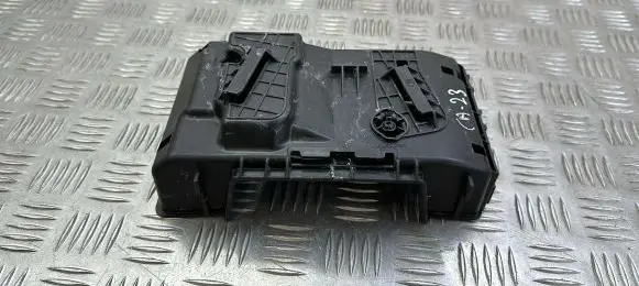 Mercedes-Benz C W205 Fuse box cover A2055400840
