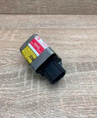 Toyota Prius (XW20) Airbag deployment crash/impact sensor 8986047040 1879000891