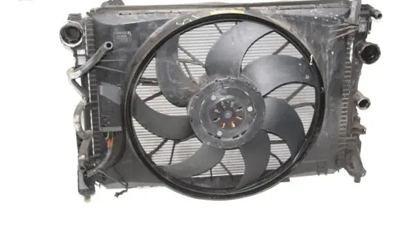 Mercedes-Benz SLK R172 Radiator set A2049066802