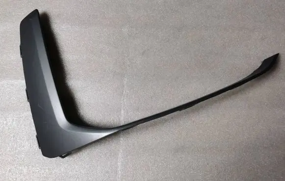 Front bumper splitter molding