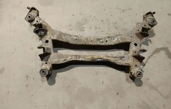 Nissan Quest Rear subframe 