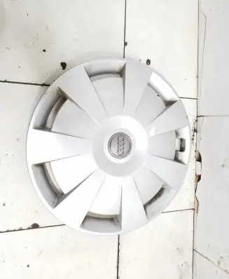 Audi A3 S3 8V R16 wheel hub/cap/trim 8V0601147C