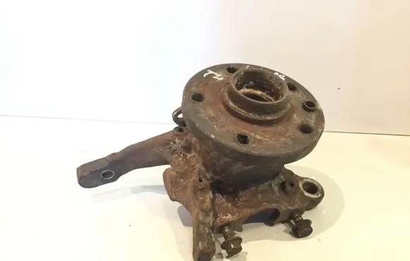 Volkswagen Transporter - Caravelle T4 Front wheel hub spindle knuckle