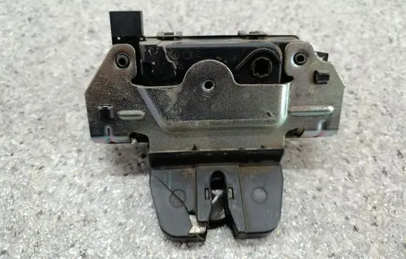 Saab 9-3 Ver2 Tailgate lock latch 495058724