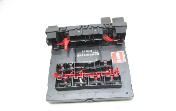 Volkswagen Golf V Fuse module 1K0937049M F005V00482 7490902