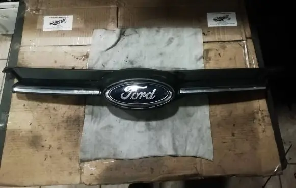 Ford Focus Front bumper upper radiator grill BM51-8200BF