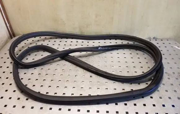Skoda Fabia Mk2 (5J) Trunk rubber seal (body) 