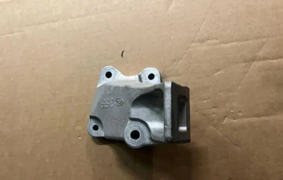 Land Rover Range Rover Sport L494 Engine mounting bracket HPLA-6061-AB