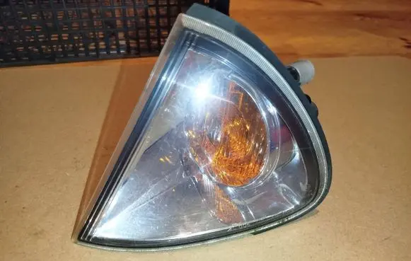 Toyota Avensis T220 Front indicator light 8152005030