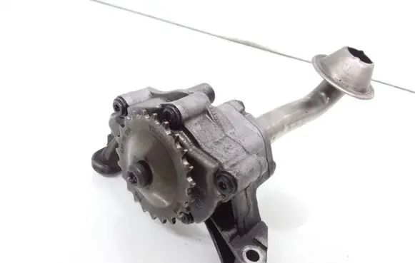 Volkswagen Golf V Oil pump 038115251B 038115121A