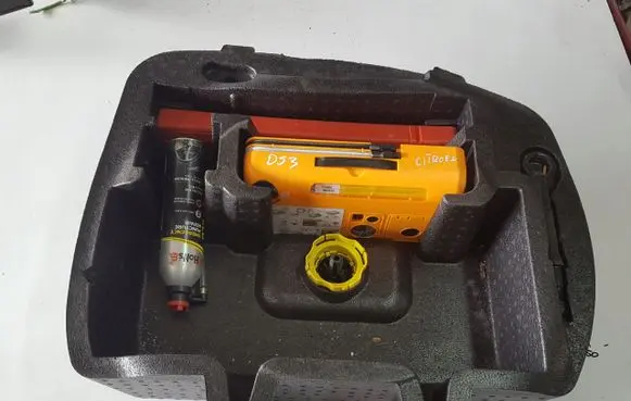 Citroen DS3 Tire air pump compressor 