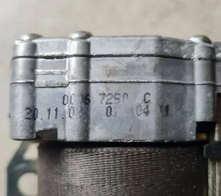 Audi A6 S6 C5 4B Rear seatbelt 00067250C