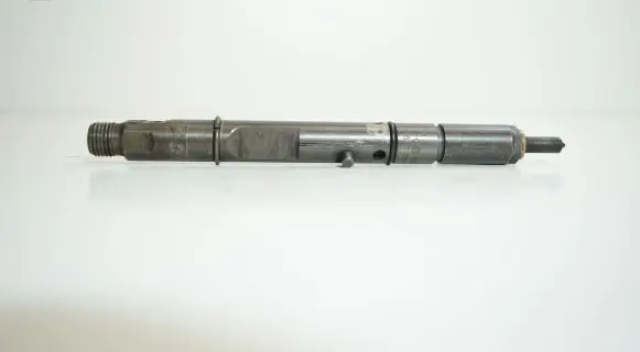 Audi A4 S4 B5 8D Fuel injector 059130201AE