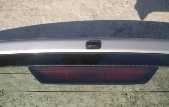 Toyota Yaris Third/center stoplight