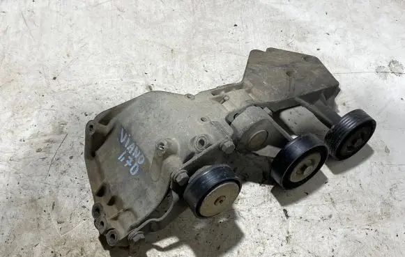 Mercedes-Benz Vito Viano W639 Generator/alternator bracket A6882020940
