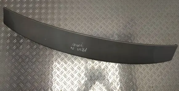 Tailgate/trunk spoiler