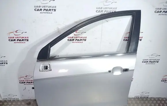 Chevrolet Captiva Front door
