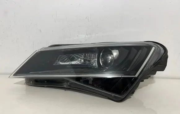 Skoda Superb B8 (3V) Headlight/headlamp 3V1941015B