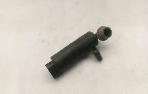 Toyota Avensis T250 Headlight washer pump 8528002021